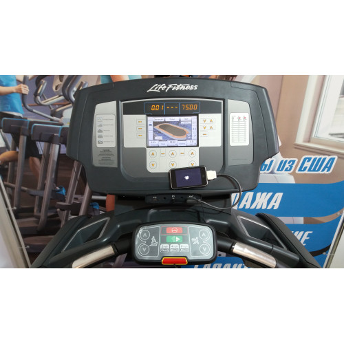 Беговая дорожка  Life Fitness 95T Elevation (Б/У) - фото №2